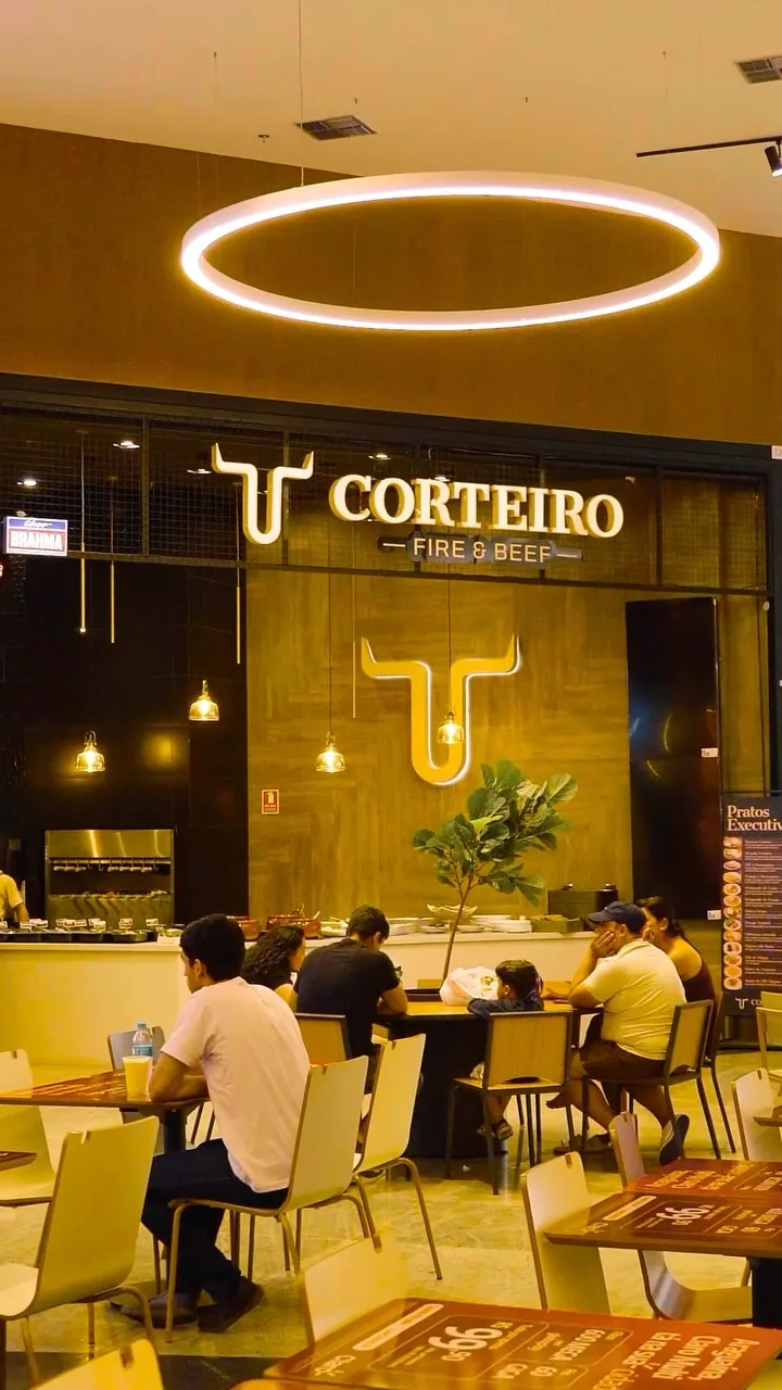 Letreiro luminoso Corteiro produzido pela Play Print